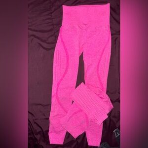 Vibrant Pink Leggings tumb hole